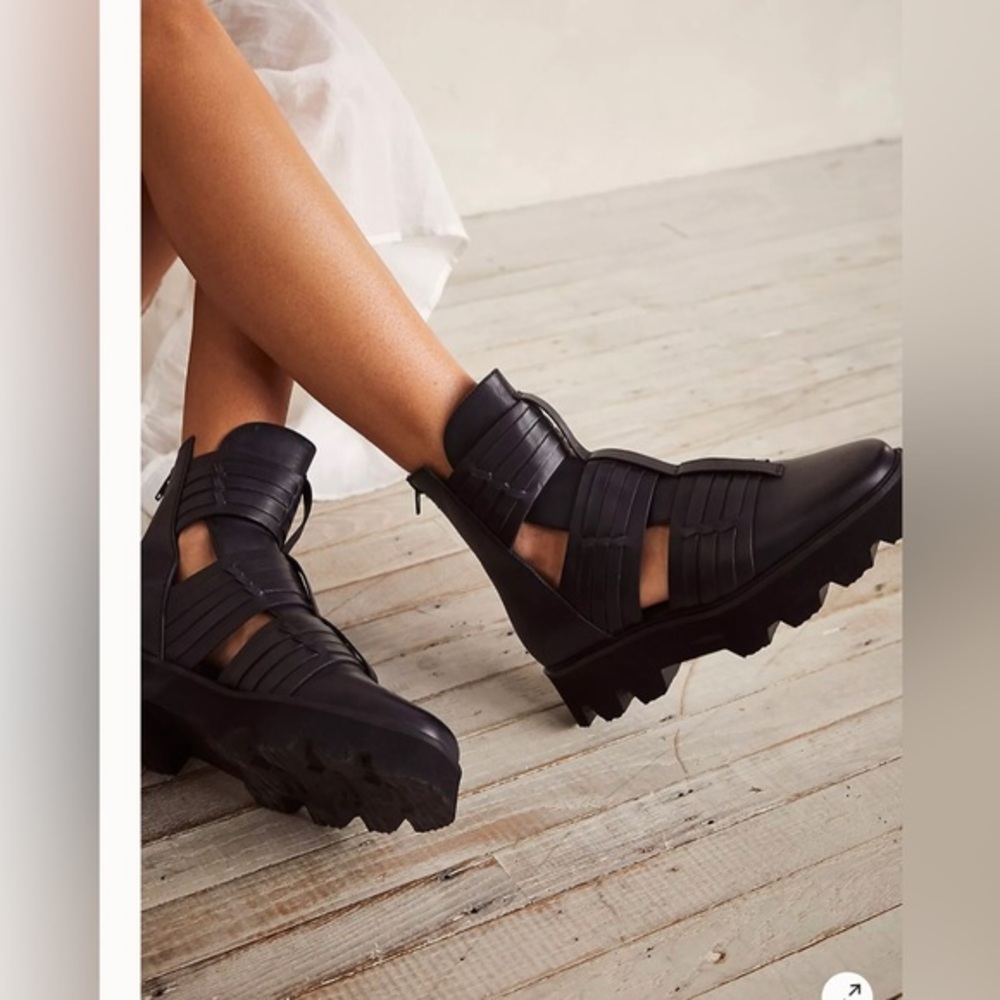 Free people black Hydra Huarache Lug Boots size 37 brand new‎